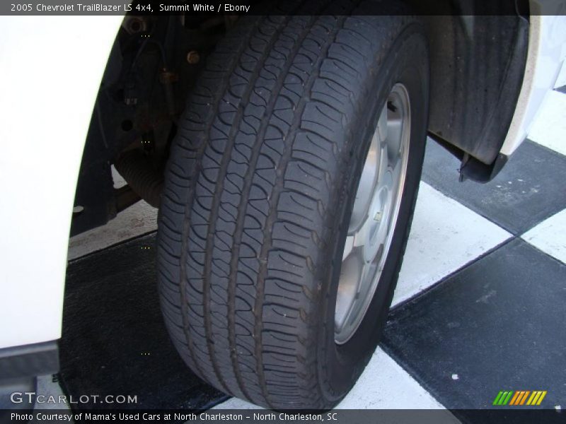 Summit White / Ebony 2005 Chevrolet TrailBlazer LS 4x4