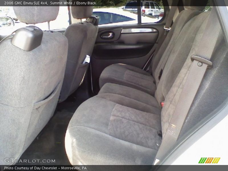Summit White / Ebony Black 2006 GMC Envoy SLE 4x4