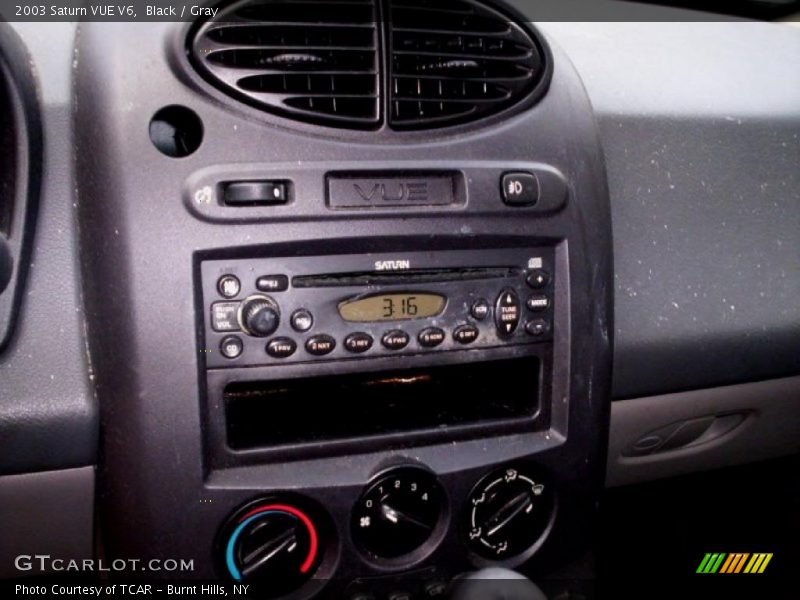 Black / Gray 2003 Saturn VUE V6