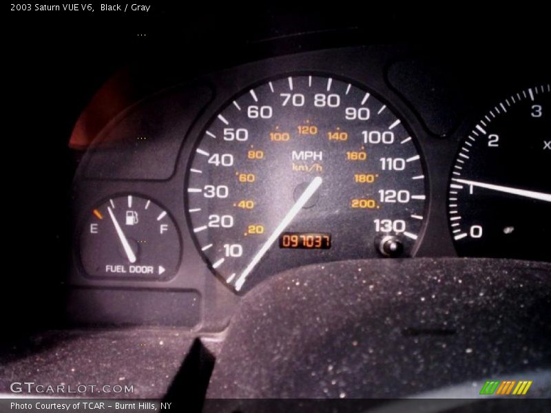 Black / Gray 2003 Saturn VUE V6