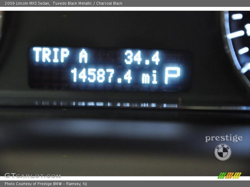 Tuxedo Black Metallic / Charcoal Black 2009 Lincoln MKS Sedan
