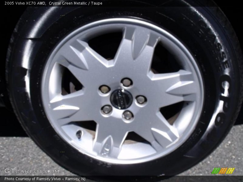 Crystal Green Metallic / Taupe 2005 Volvo XC70 AWD