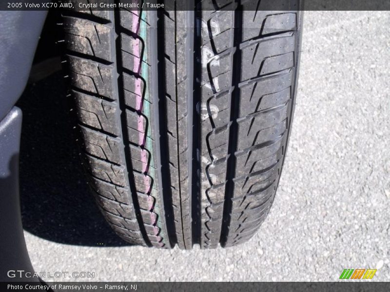 Crystal Green Metallic / Taupe 2005 Volvo XC70 AWD