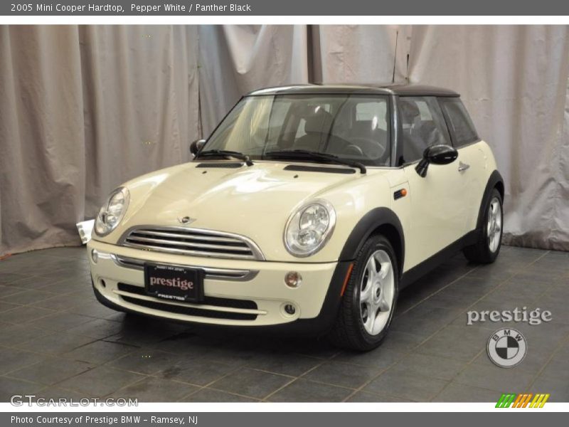 Pepper White / Panther Black 2005 Mini Cooper Hardtop