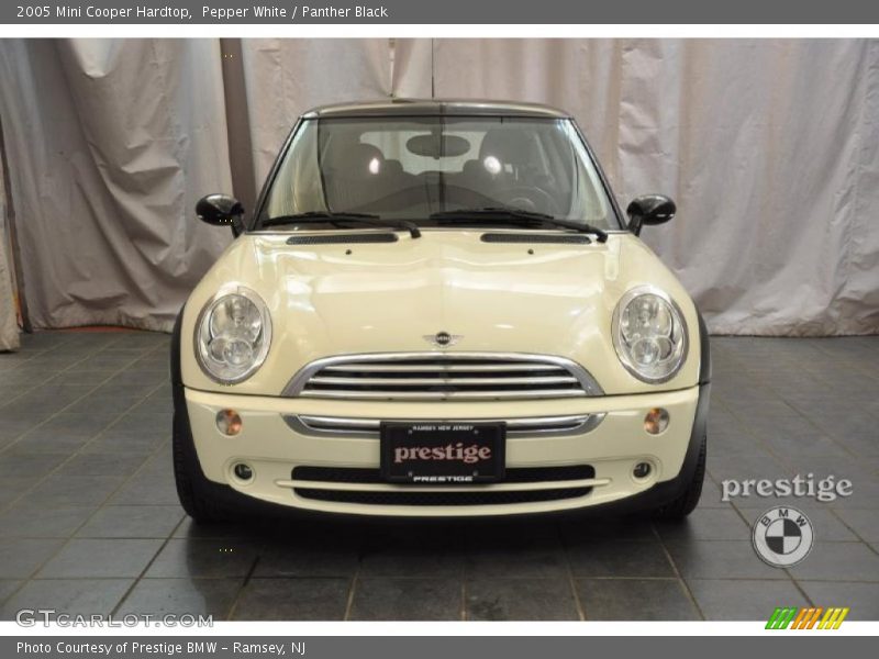 Pepper White / Panther Black 2005 Mini Cooper Hardtop