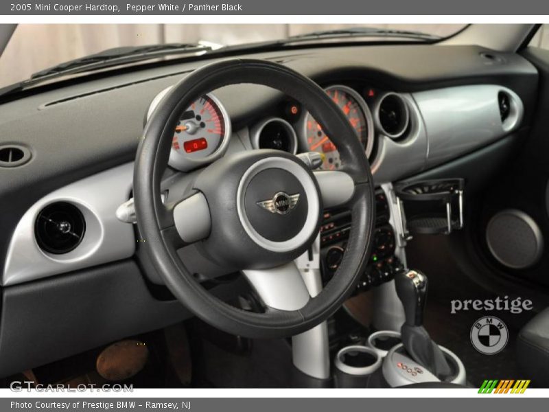 Pepper White / Panther Black 2005 Mini Cooper Hardtop