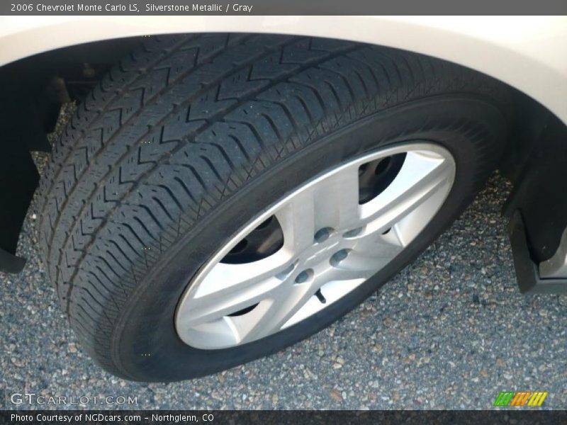 Silverstone Metallic / Gray 2006 Chevrolet Monte Carlo LS