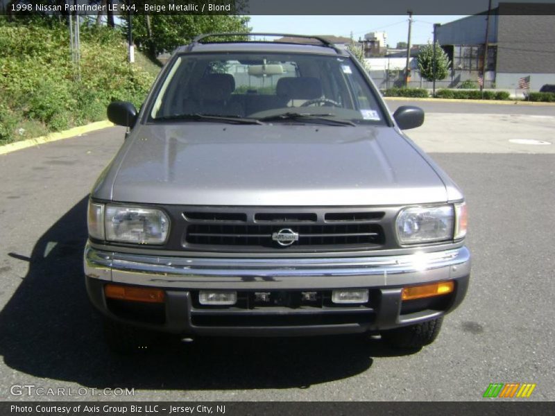 Beige Metallic / Blond 1998 Nissan Pathfinder LE 4x4