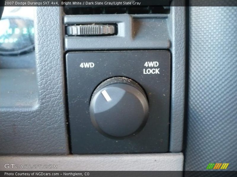 Bright White / Dark Slate Gray/Light Slate Gray 2007 Dodge Durango SXT 4x4