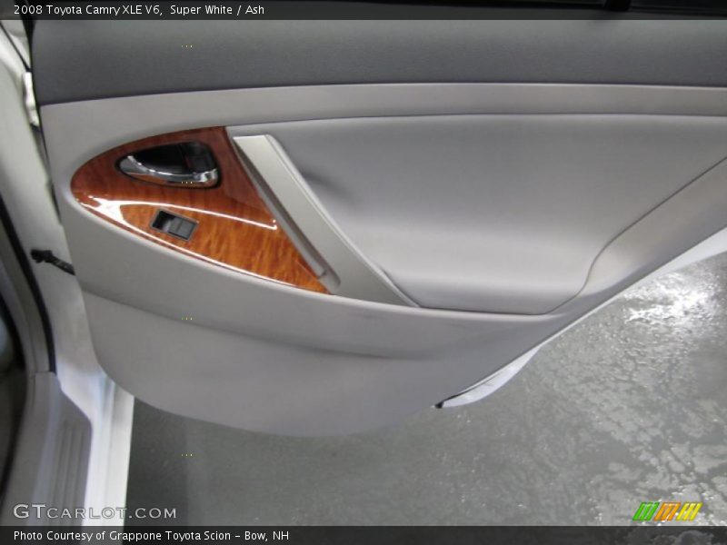 Super White / Ash 2008 Toyota Camry XLE V6