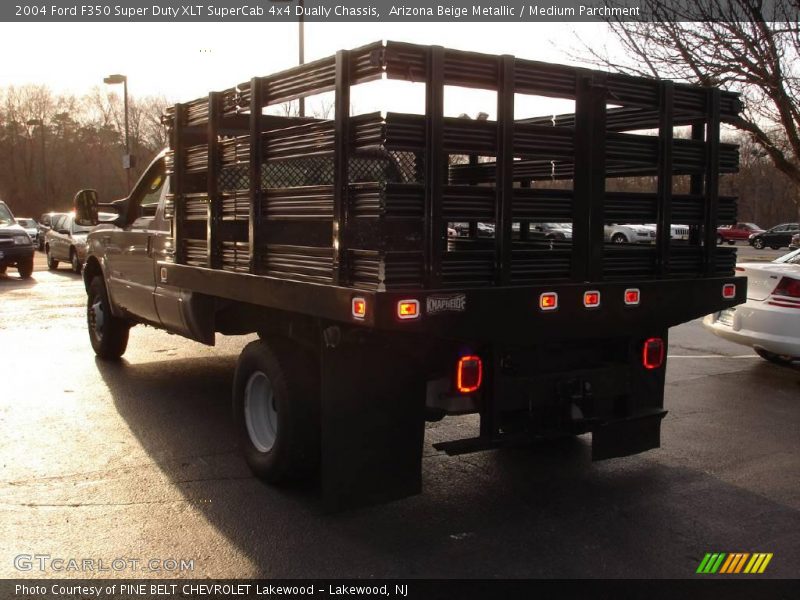 Arizona Beige Metallic / Medium Parchment 2004 Ford F350 Super Duty XLT SuperCab 4x4 Dually Chassis