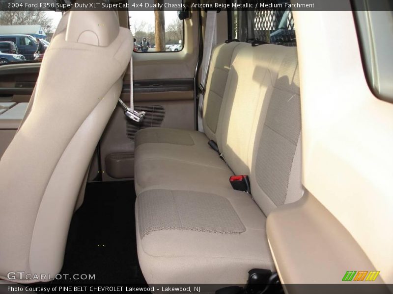 Arizona Beige Metallic / Medium Parchment 2004 Ford F350 Super Duty XLT SuperCab 4x4 Dually Chassis