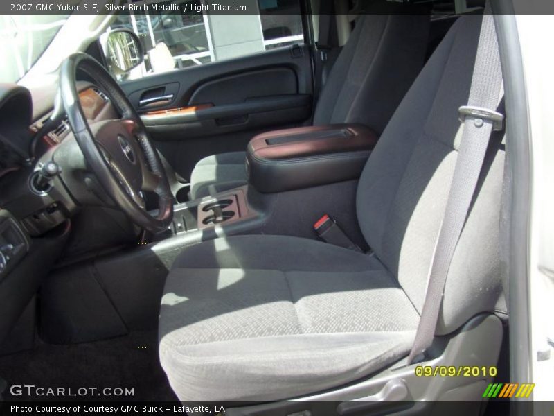 Silver Birch Metallic / Light Titanium 2007 GMC Yukon SLE