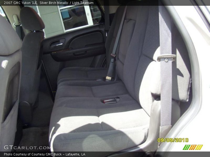 Silver Birch Metallic / Light Titanium 2007 GMC Yukon SLE