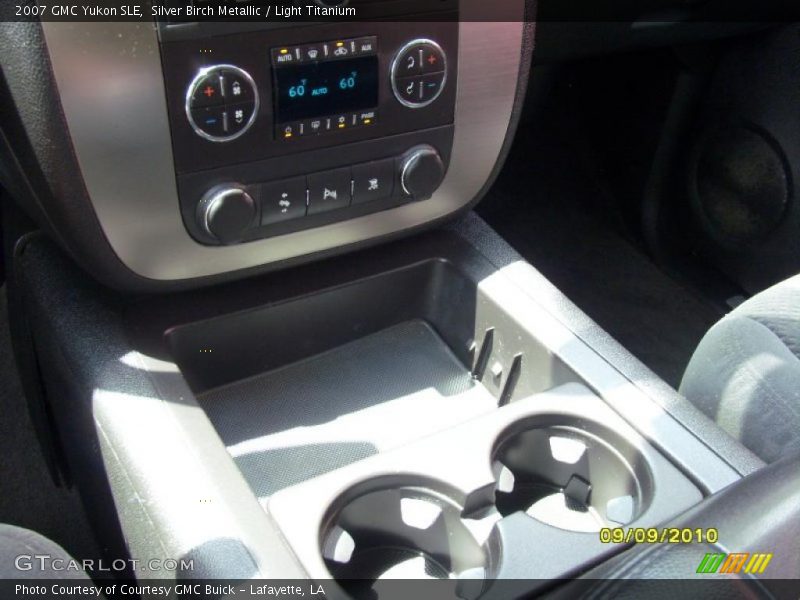 Silver Birch Metallic / Light Titanium 2007 GMC Yukon SLE