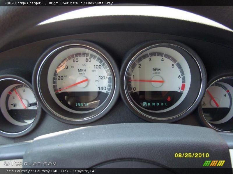 Bright Silver Metallic / Dark Slate Gray 2009 Dodge Charger SE