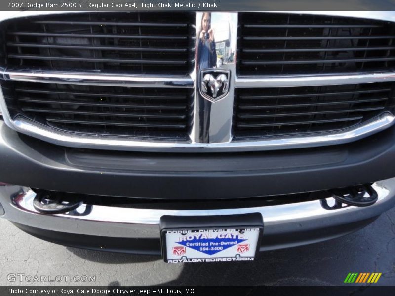 Light Khaki Metallic / Khaki 2007 Dodge Ram 2500 ST Regular Cab 4x4
