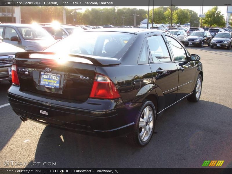 Pitch Black / Charcoal/Charcoal 2005 Ford Focus ZX4 ST Sedan