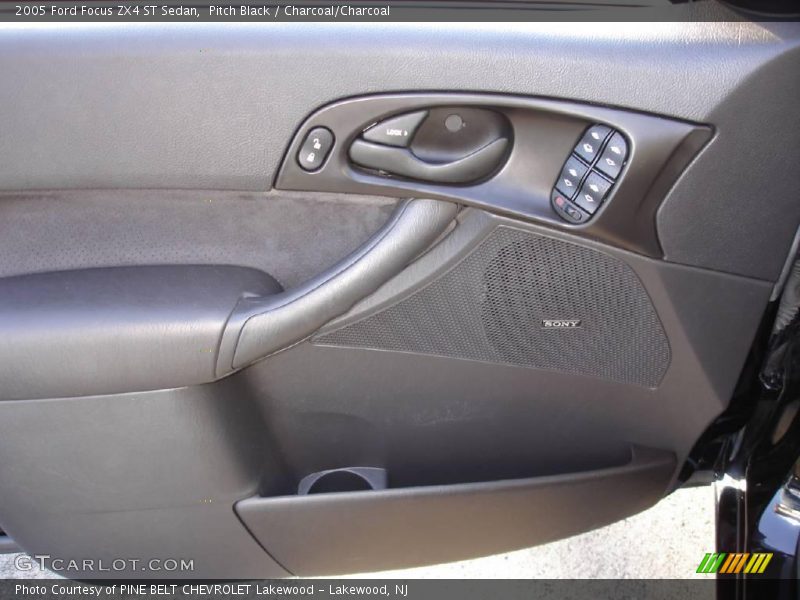 Pitch Black / Charcoal/Charcoal 2005 Ford Focus ZX4 ST Sedan
