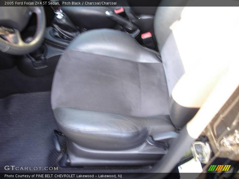 Pitch Black / Charcoal/Charcoal 2005 Ford Focus ZX4 ST Sedan