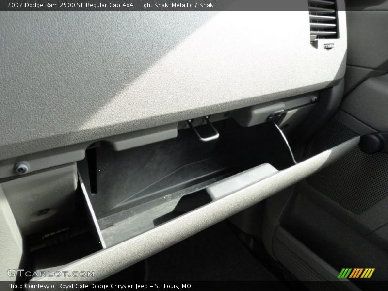 Light Khaki Metallic / Khaki 2007 Dodge Ram 2500 ST Regular Cab 4x4