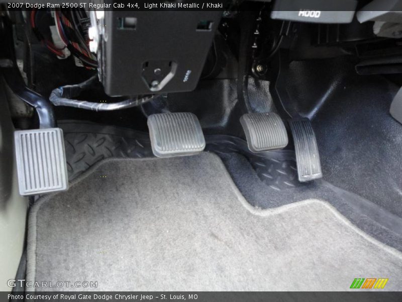 Light Khaki Metallic / Khaki 2007 Dodge Ram 2500 ST Regular Cab 4x4