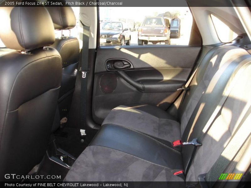 Pitch Black / Charcoal/Charcoal 2005 Ford Focus ZX4 ST Sedan