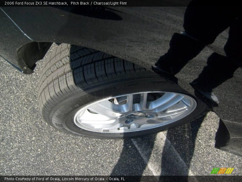Pitch Black / Charcoal/Light Flint 2006 Ford Focus ZX3 SE Hatchback