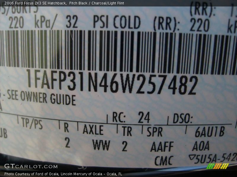 Pitch Black / Charcoal/Light Flint 2006 Ford Focus ZX3 SE Hatchback