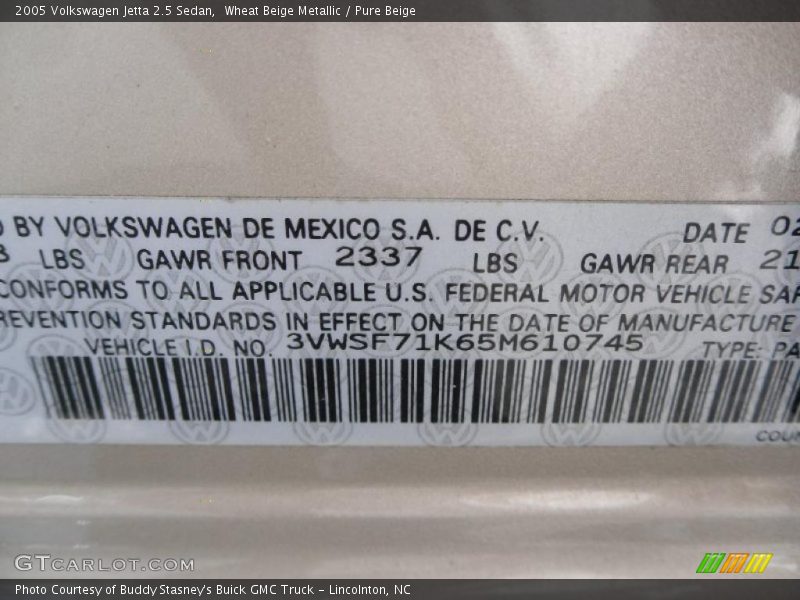 Wheat Beige Metallic / Pure Beige 2005 Volkswagen Jetta 2.5 Sedan