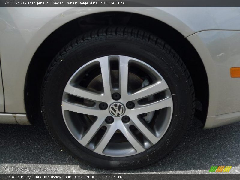 Wheat Beige Metallic / Pure Beige 2005 Volkswagen Jetta 2.5 Sedan