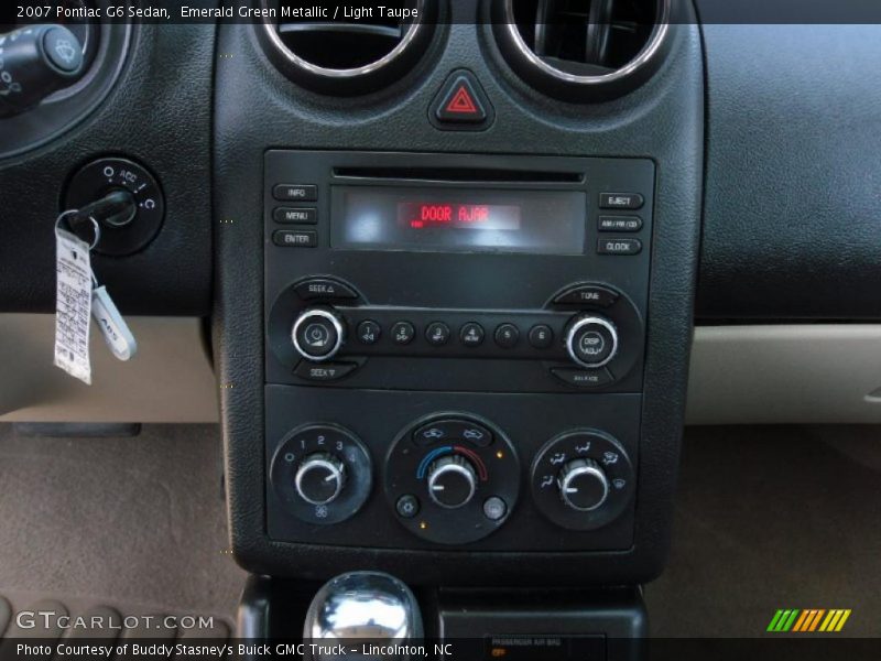 Emerald Green Metallic / Light Taupe 2007 Pontiac G6 Sedan