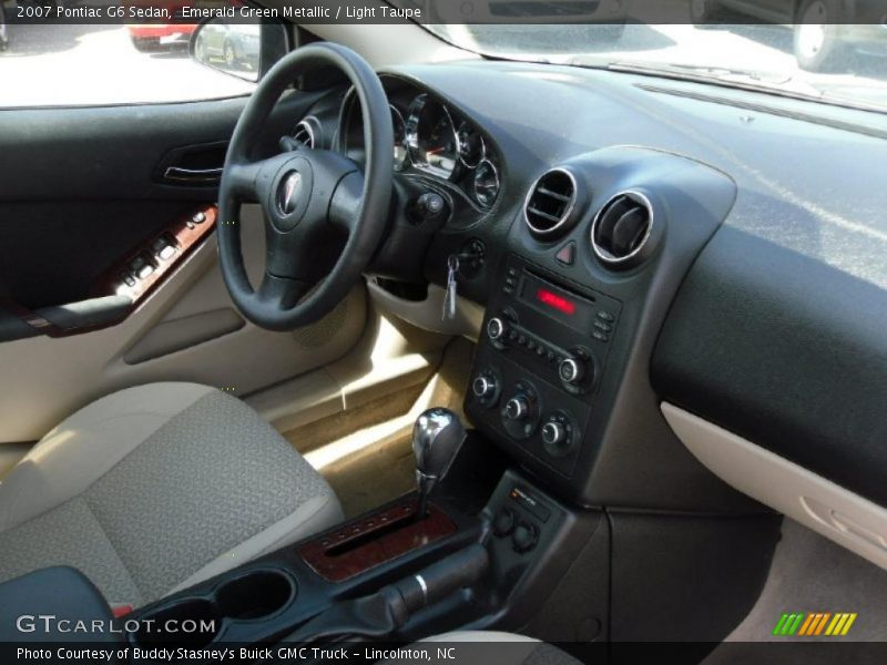 Emerald Green Metallic / Light Taupe 2007 Pontiac G6 Sedan
