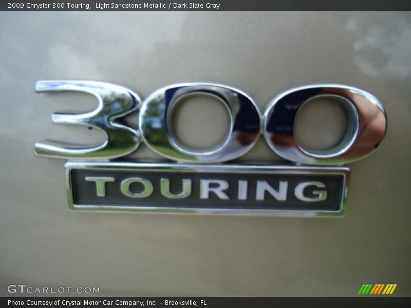 Light Sandstone Metallic / Dark Slate Gray 2009 Chrysler 300 Touring