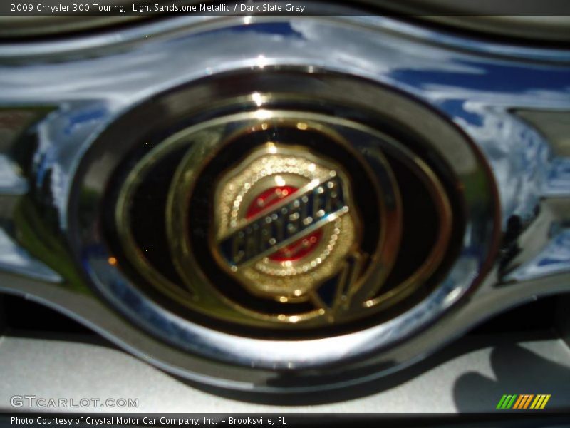Light Sandstone Metallic / Dark Slate Gray 2009 Chrysler 300 Touring