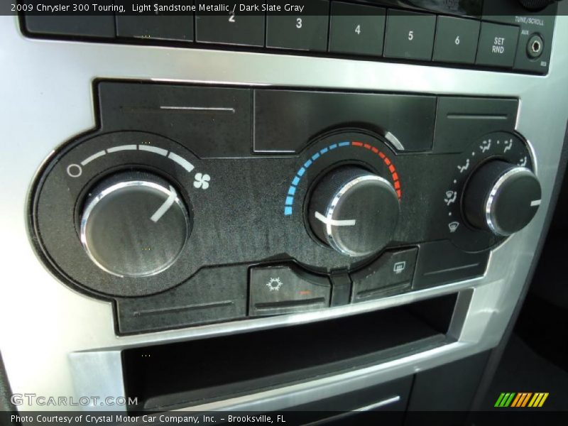 Light Sandstone Metallic / Dark Slate Gray 2009 Chrysler 300 Touring