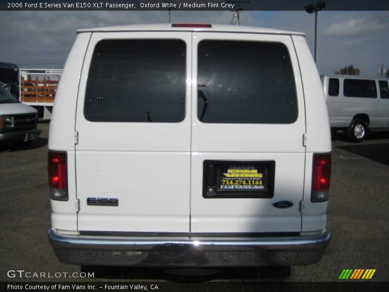 Oxford White / Medium Flint Grey 2006 Ford E Series Van E150 XLT Passenger