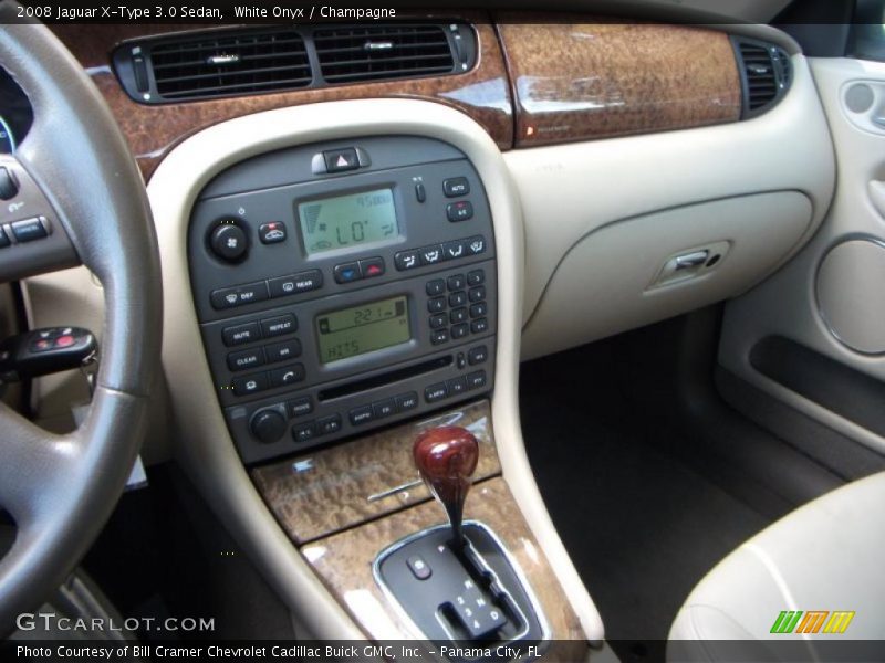 White Onyx / Champagne 2008 Jaguar X-Type 3.0 Sedan