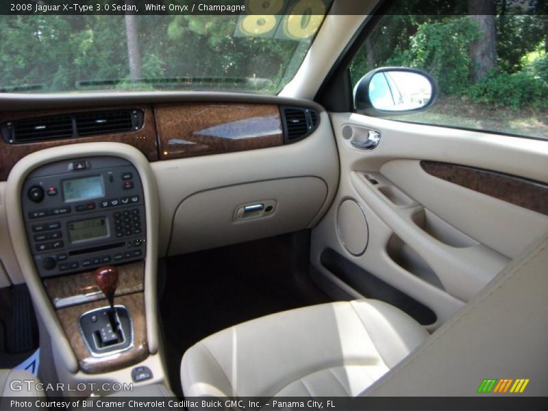 White Onyx / Champagne 2008 Jaguar X-Type 3.0 Sedan