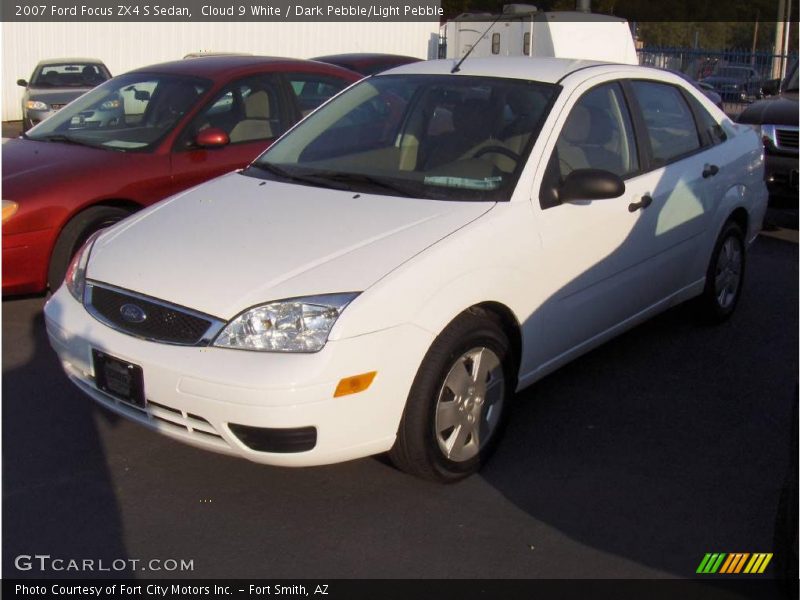 Cloud 9 White / Dark Pebble/Light Pebble 2007 Ford Focus ZX4 S Sedan