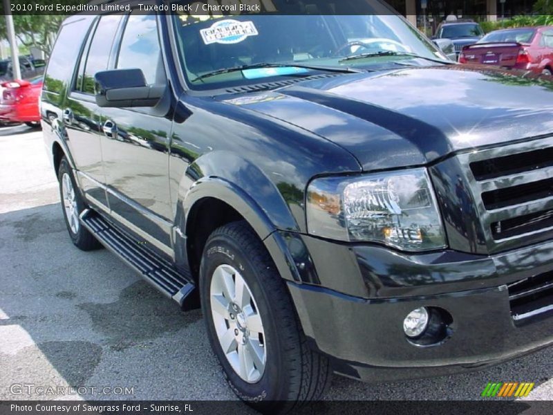 Tuxedo Black / Charcoal Black 2010 Ford Expedition Limited