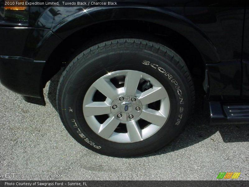 Tuxedo Black / Charcoal Black 2010 Ford Expedition Limited