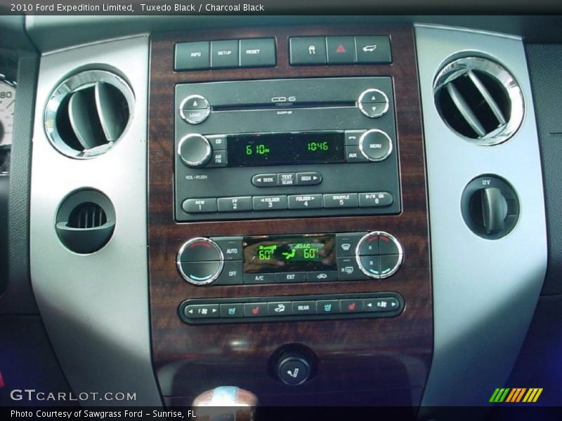 Tuxedo Black / Charcoal Black 2010 Ford Expedition Limited
