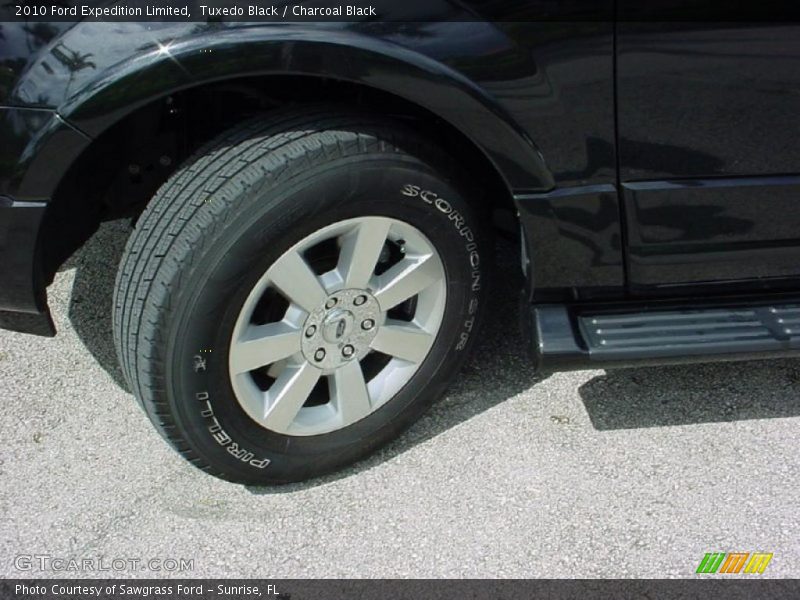 Tuxedo Black / Charcoal Black 2010 Ford Expedition Limited