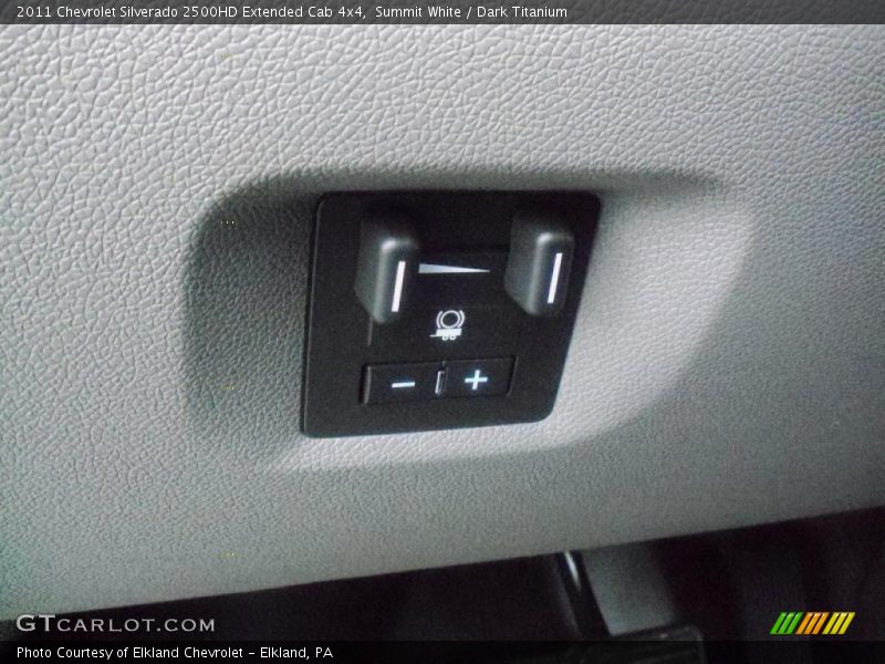 Summit White / Dark Titanium 2011 Chevrolet Silverado 2500HD Extended Cab 4x4
