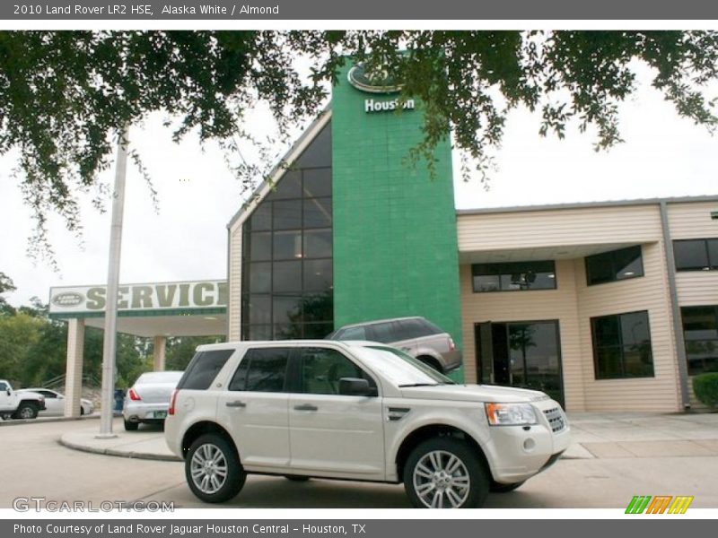 Alaska White / Almond 2010 Land Rover LR2 HSE