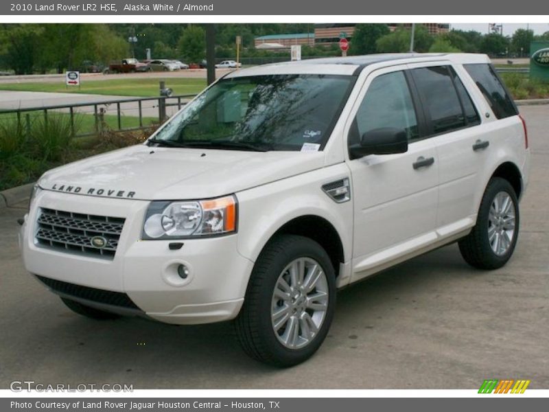 Alaska White / Almond 2010 Land Rover LR2 HSE