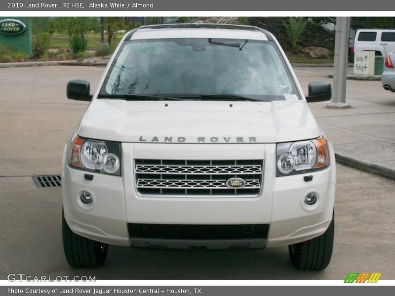 Alaska White / Almond 2010 Land Rover LR2 HSE