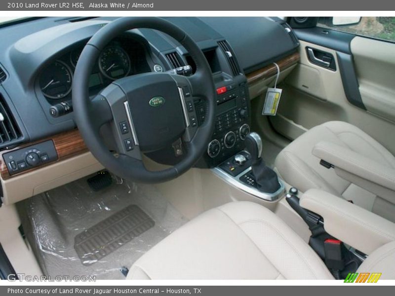 Alaska White / Almond 2010 Land Rover LR2 HSE