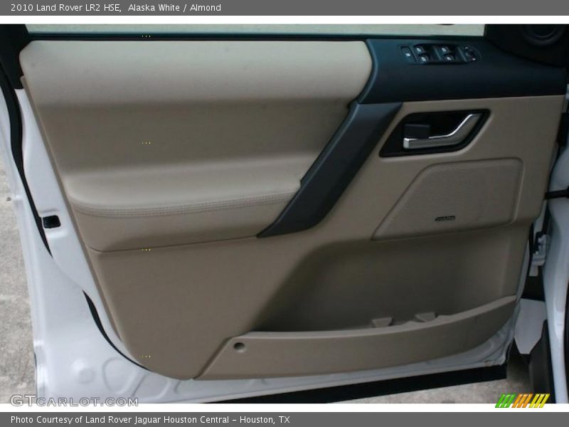 Alaska White / Almond 2010 Land Rover LR2 HSE
